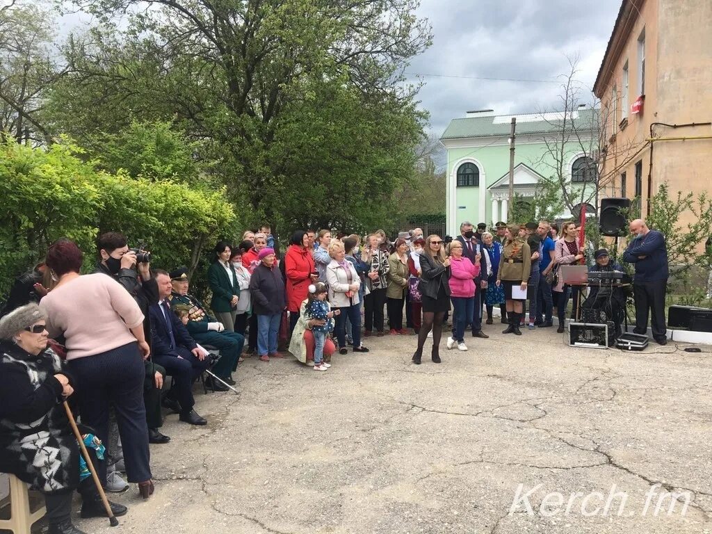Новости керчи фм самое свежее сегодня. Керчь фм. керчь фм новости. сплетни керчь. концерт у дома ветерана.