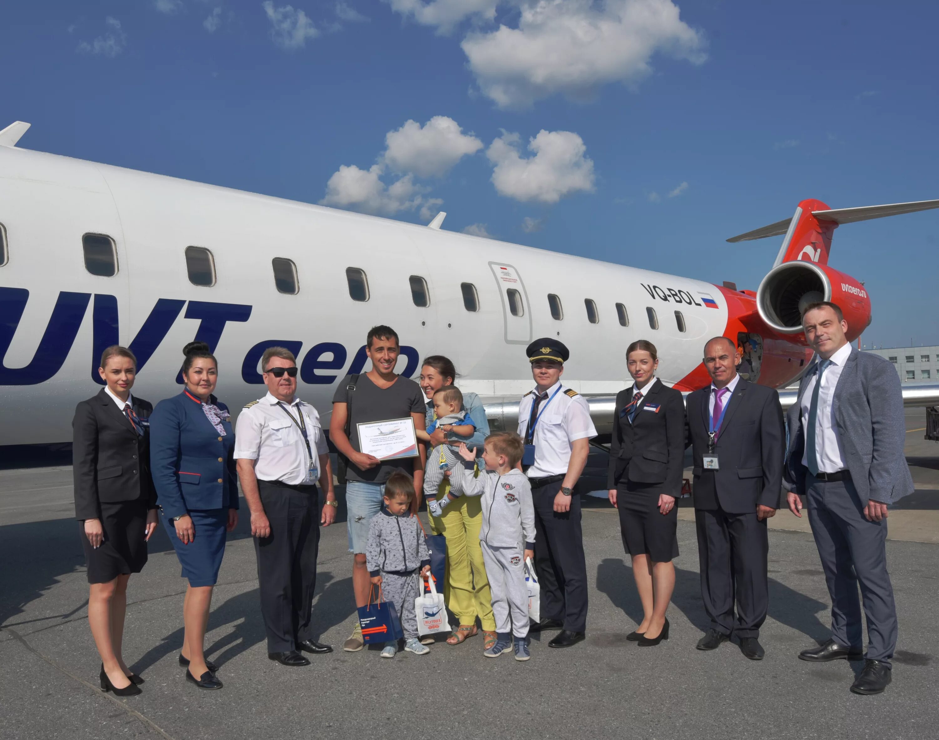 Какие авиакомпании в уфе. Какие авиакомпании в уфе. Борт аэробус 319. Аэропорт уфа башкортостан. Як 42 gazprom.