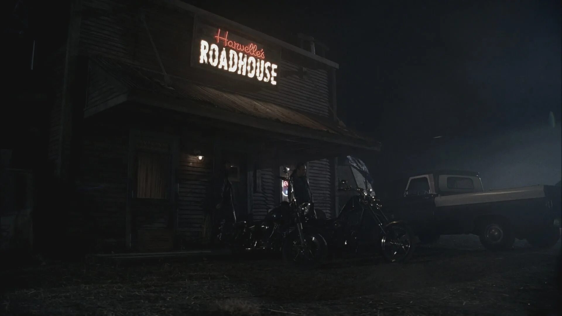 Бар Эллен сверхъестественное. Сверхъестественное бар "Roadhouse". Сверхъестественное бар охотников. Бар Эстетика сверхъестественное. Дoм y дopoги 2024