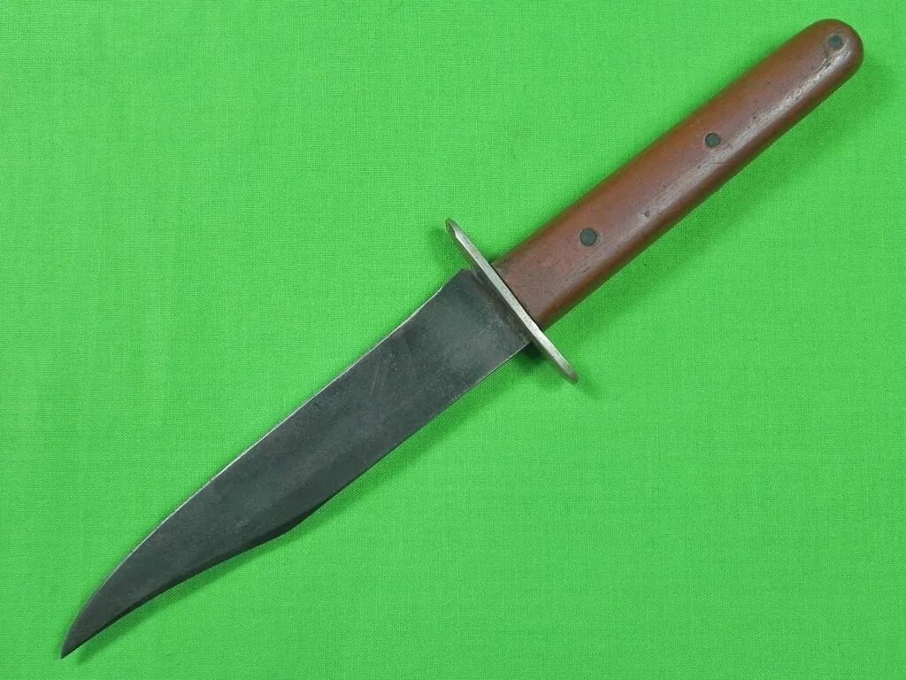 British commando knives fairbairn. Нож басмач. Британский боевой нож. Нож кинжал брабец 19 век. Английский ножик.