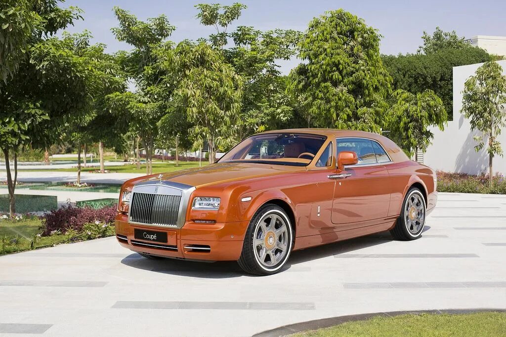 Роллс ройс драйв. Rolls Royce Phantom Coupe 2022. Rolls Royce Phantom купе. Rolls Royce Phantom Coupe 2021. Rolls Royce Phantom 2022 купе.