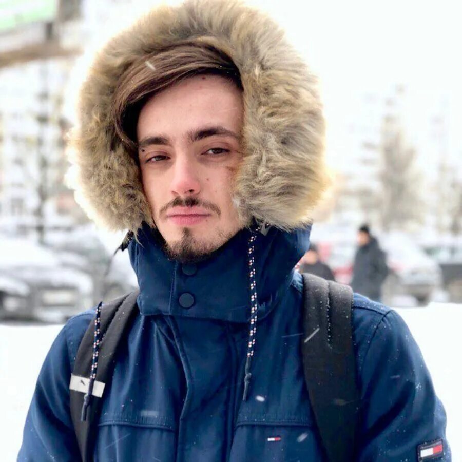 Сколько сейчас эдисону лет