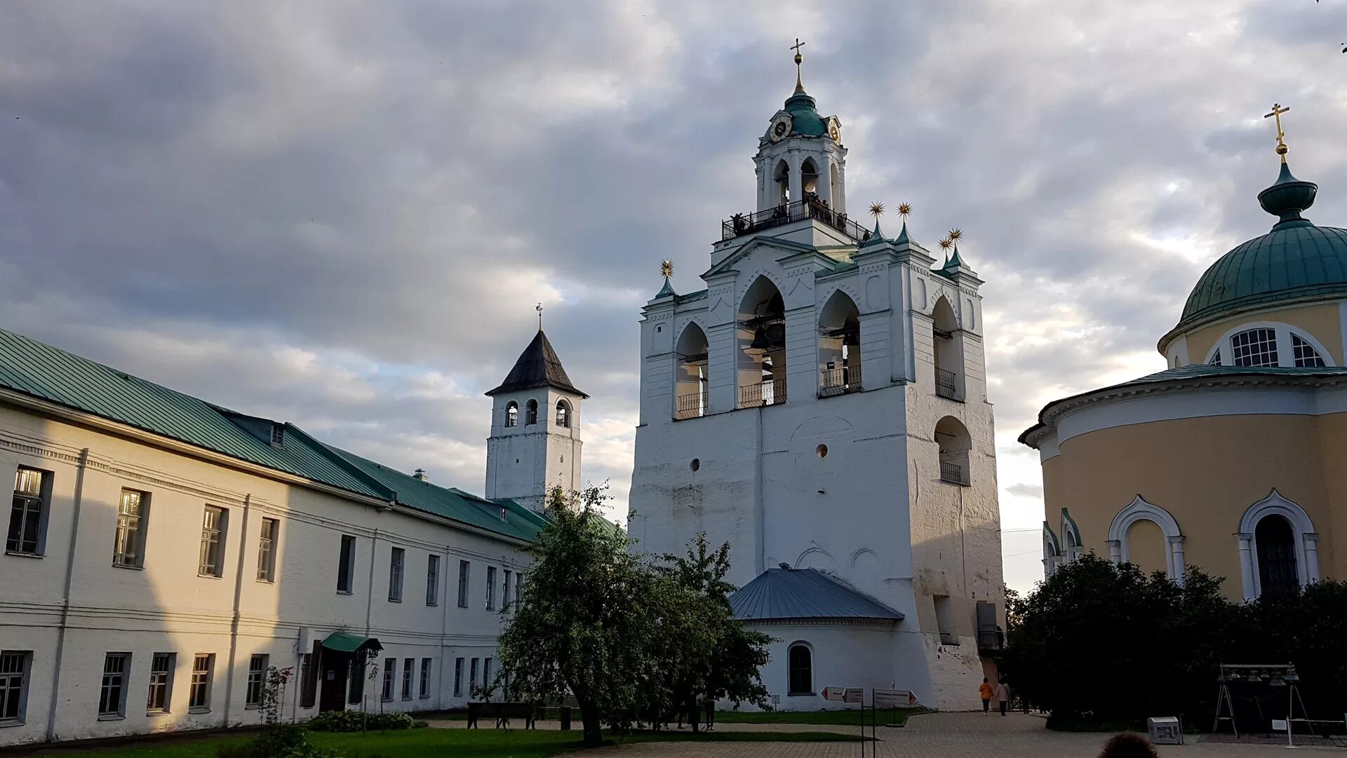 Богоявленская площадь 25 ярославль. Спасо-Преображенский музей заповедник Ярославль. Спасо-Преображенский монастырь (Ярославский музей-заповедник). Ярославль Спасо Преображенский монастырь музей заповедник. Ярославский музей-заповедник Ярославль.