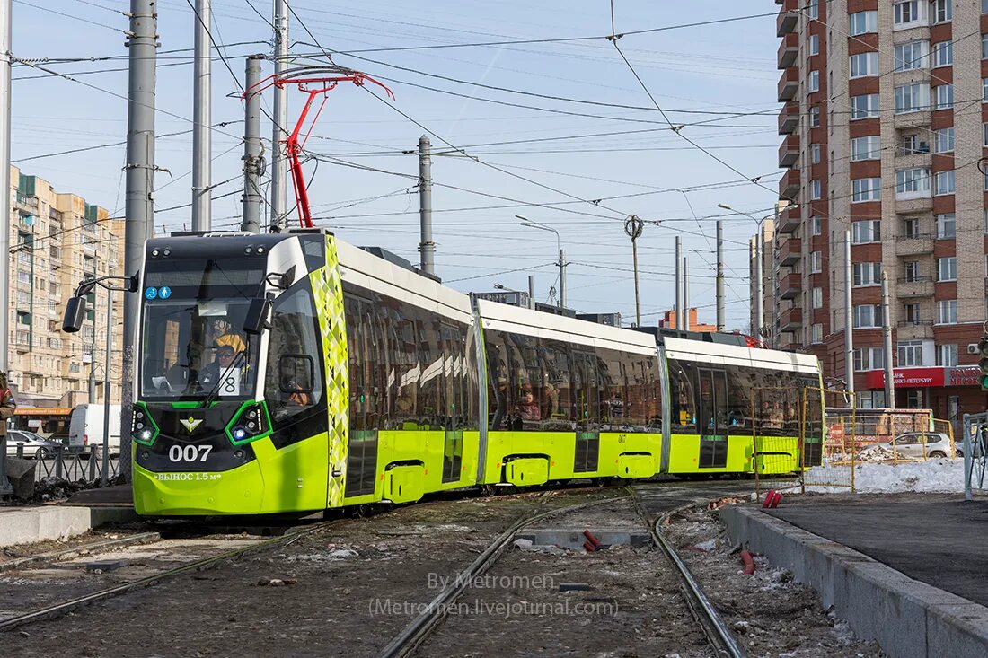 Чижик спб трамвай. Stadler 85600m чижик. Трамвай штадлер чижик. Скоростной трамвай чижик в спб. Скоростная трамвайная линия «купчино — славянка».