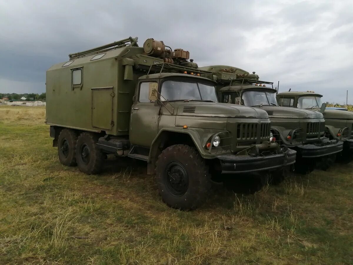 Военный грузовик ЗИЛ 131. ЗИЛ 131 военный бортовой. ЗИЛ 131 1990. Грузовик ЗИЛ 131 армейский. Зил 131 в сборе