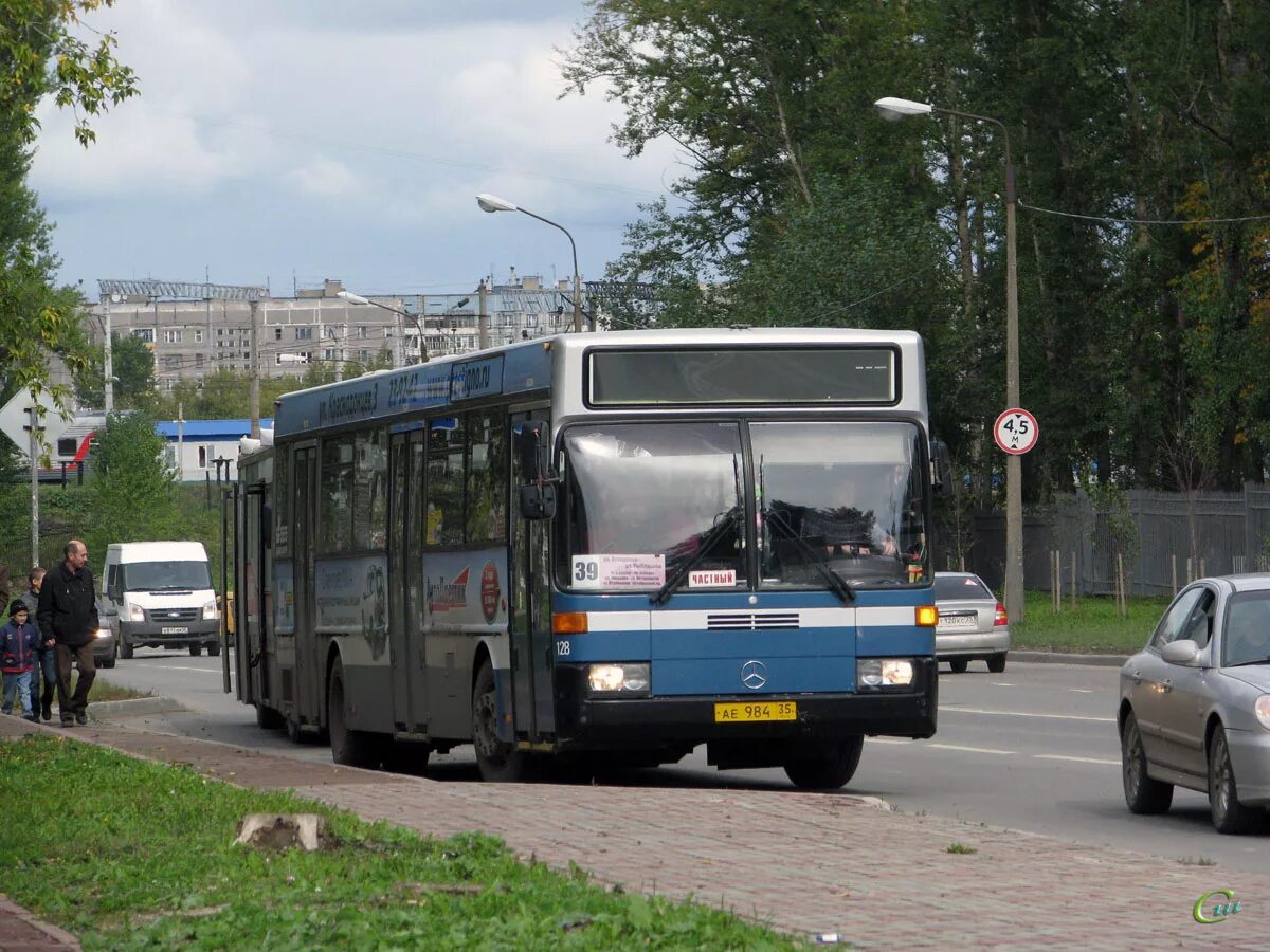 Маршрут 38 череповец. Автобусы Череповец. Череповец 38 автобус. Череповец 39 автобус. Бобров Череповец автобус Мерседес.