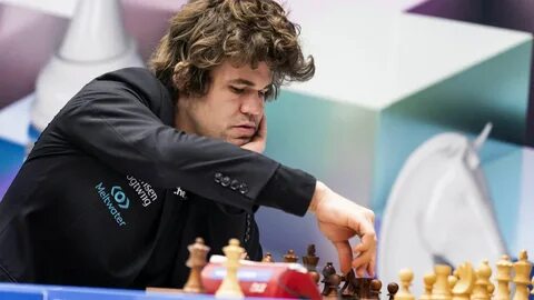 Magnus carlsen late