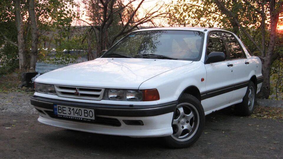 Митсубиси 1990. Митсубиси Галант 1990. Mitsubishi Galant 1990. Митсубиси Галант 1990г. Mitsubishi Galant 6 1990.