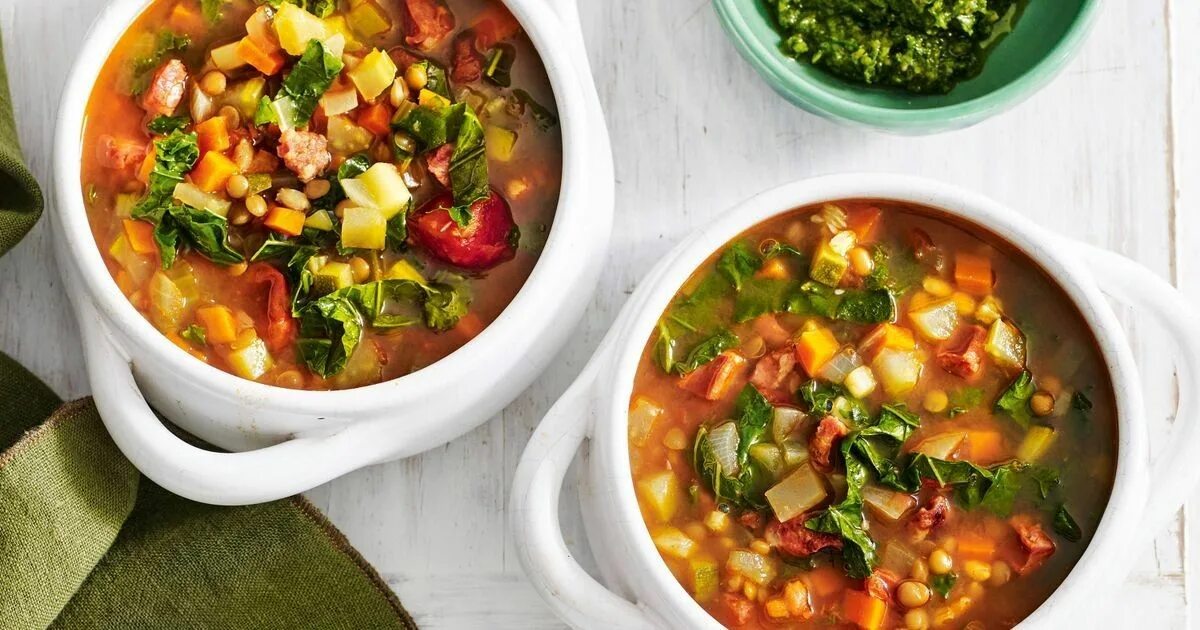 Your soup. Суп с чечевицей. Чоризо суп. Испанский суп с чоризо и фасолью. Португальский суп с чоризо.
