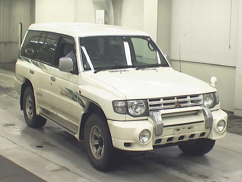 Mitsubishi pajero v6. Mitsubishi Pajero v45w. Паджеро 2 v45w. Кузов v45 Паджеро. Митсубиси Паджеро 2800.