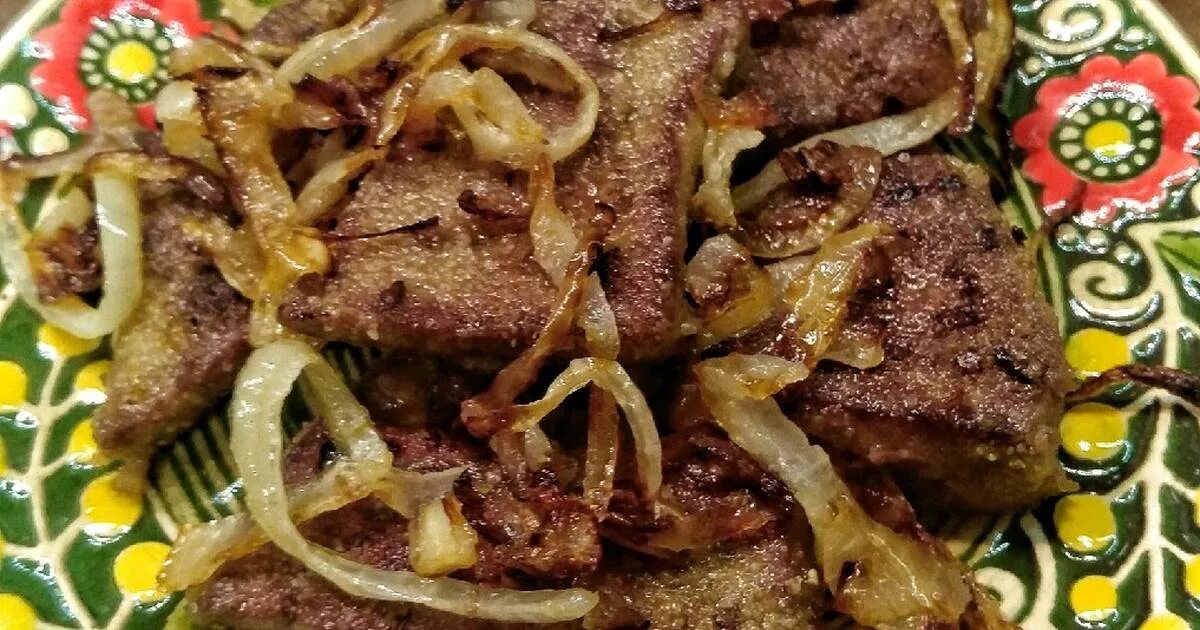Как готовить печень говяжью чтобы была. Блюда из говяжьей печени. приготовление говяжьей печенки. приготовить печень говяжью. печень жареная.