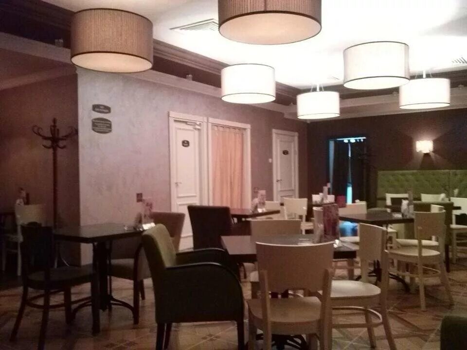 Кафе шоколадница рубцовск. Офис шоколадницы в москве на серпуховской. Шоколадница баррикадная. Шоколадница на баррикадной. Шоколадница метро баррикадная садовая кудринская 3а.