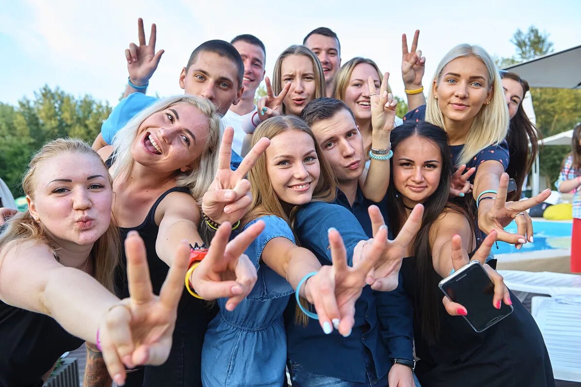 Обучение движению группой. Коллектив дружный сплоченный. Фотосессия коллектива. Дружная команда. Сплочение команды.