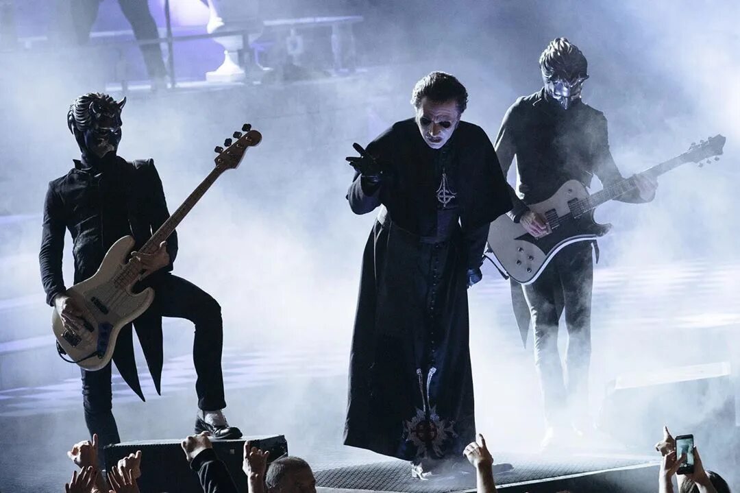Kiss the go goat. Группа ghost rats. ghost kiss the goat концерт. ghost band cirice. kiss the go-goat ghost tabs.