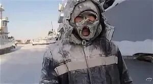 Сильные морозы в якутске. Человек ледокол. Замерзший ледокол. Морозы в Якутии.