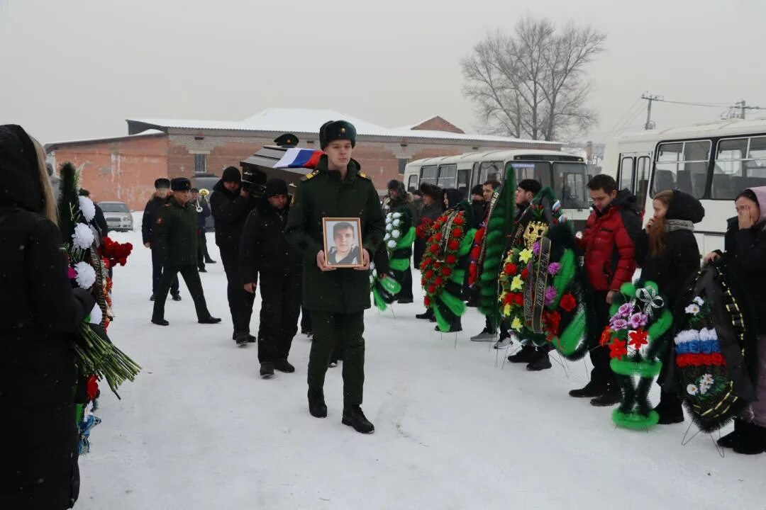 Участник сво абакан. В Абакане простились с ефрейтором Евгением Маковичем. Герои с Хакасии сво. Прощание с погибшим сво Абакан.