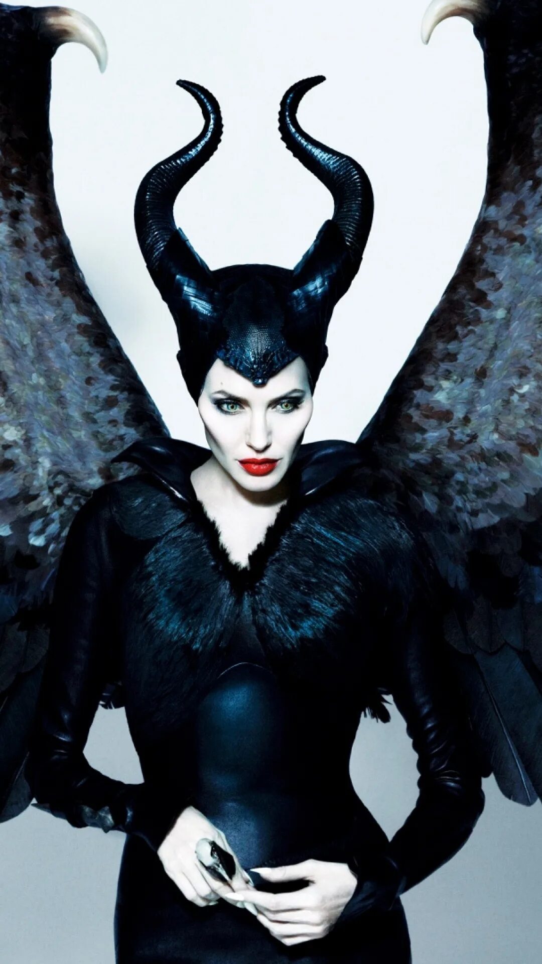 архетип малефисента. как выглядит малефисента. анджелина джоли миоафискнта. анжелика джоли малефисента. анджелина джоли молифицеета.