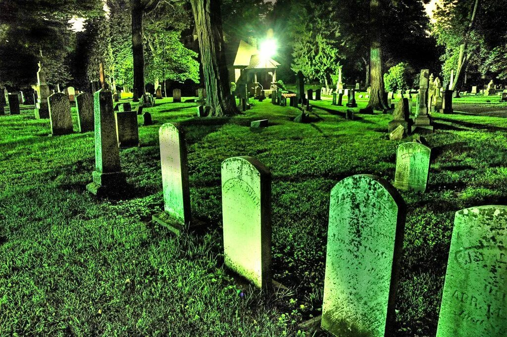 Meet you at the graveyard sovan truong. Красивое кладбище.