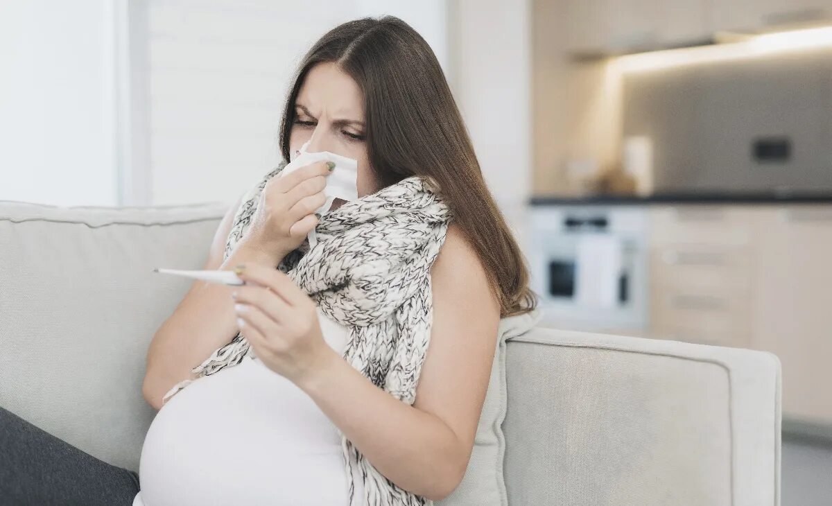 Ранняя беременность в домашних условиях. Беременные и грипп. Больная беременная. Беременная женщина заболела. ОРВИ У беременных.