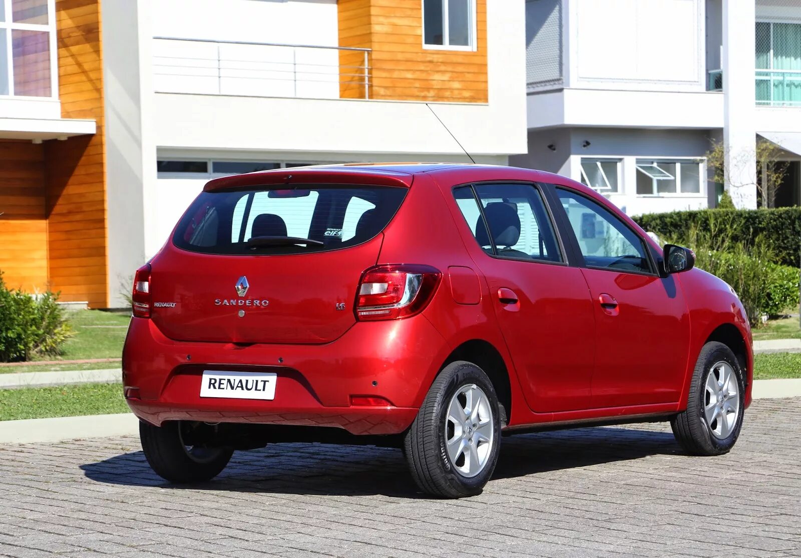 Рено Сандеро 2. Рено Сандеро 2014. Рено Сандеро 2015. Renault Sandero 2011 красный. Рено сандеро купить в омске