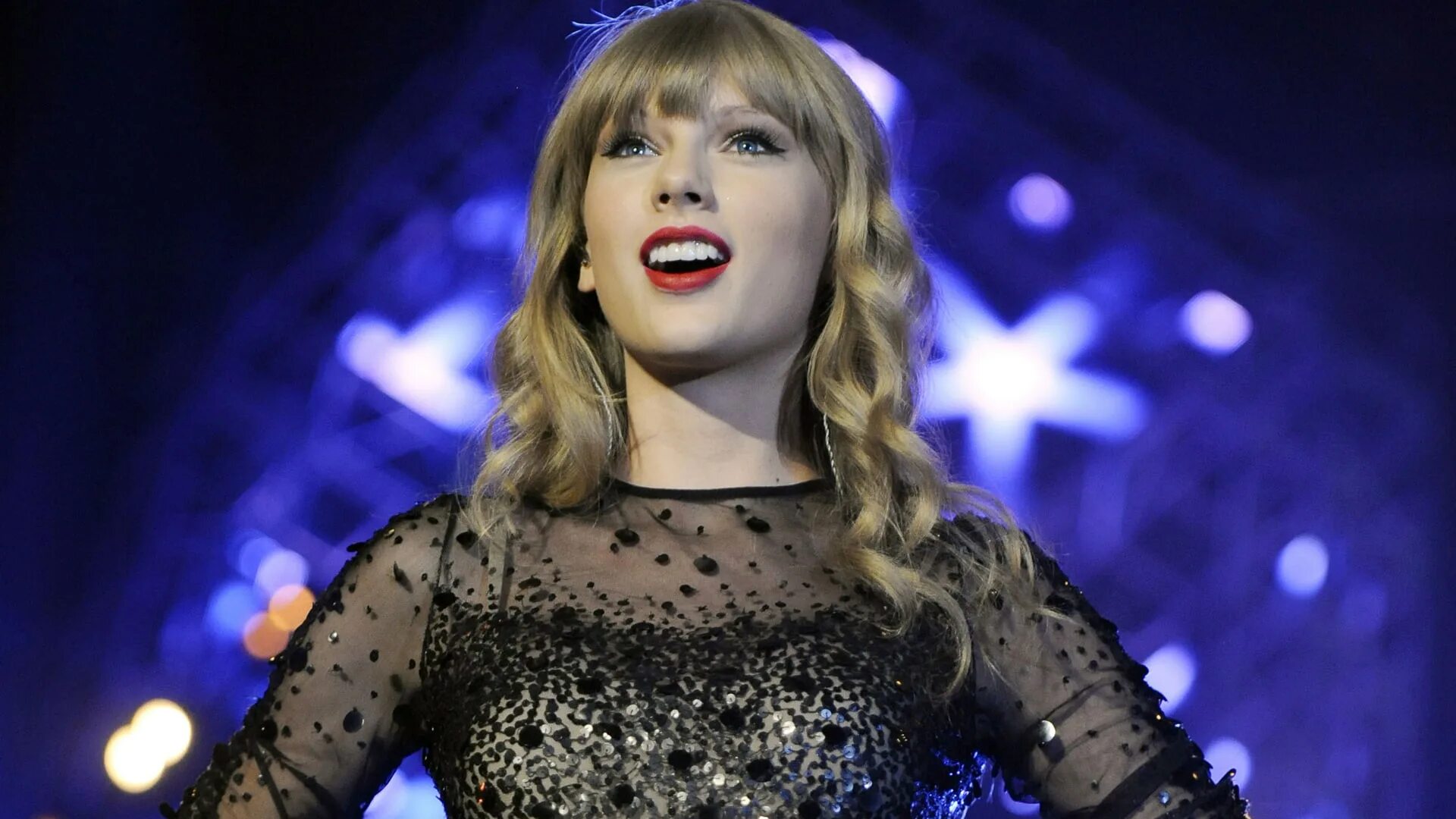 Taylor swift video. Тейлор свифт. taylor swift singer. тейлор свифт 2025. тейлор свифт фон.