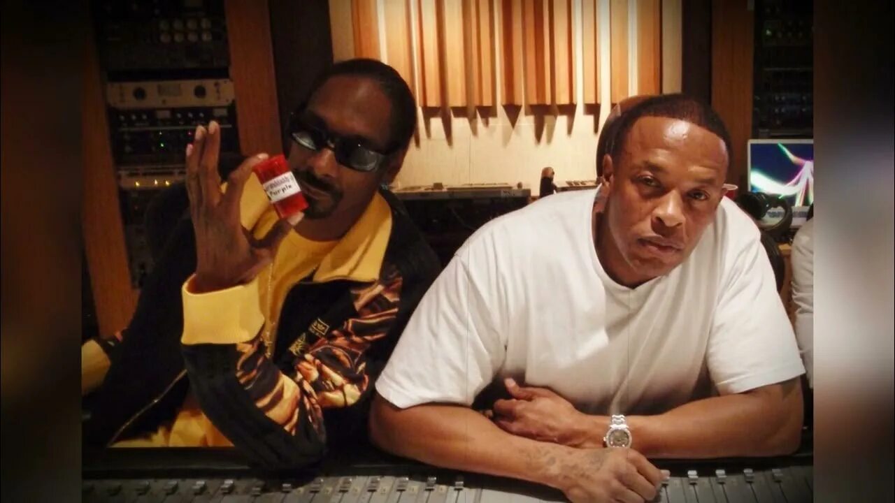 Dr dre snoop. Доктор дре и снуп дог. снуп догг и доктор дре. dr dre 1992. доктор дре 90.