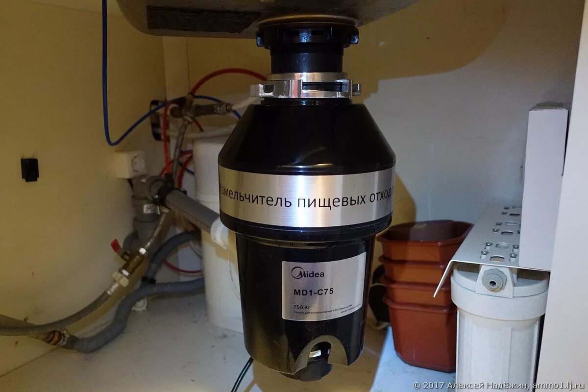 Insinkerator 65. измельчитель in sink erator 250. Garbage disposal. отводная арматура для измельчителя пищевых отходов. измельчитель пищевых отходов для раковины midea md-1c38.