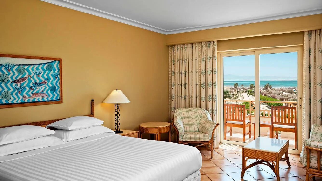 Partial sea view перевод. Sheraton soma bay resort 5. sheraton soma bay 5 хургада. sheraton hurghada. partial sea view sheraton hurghada.