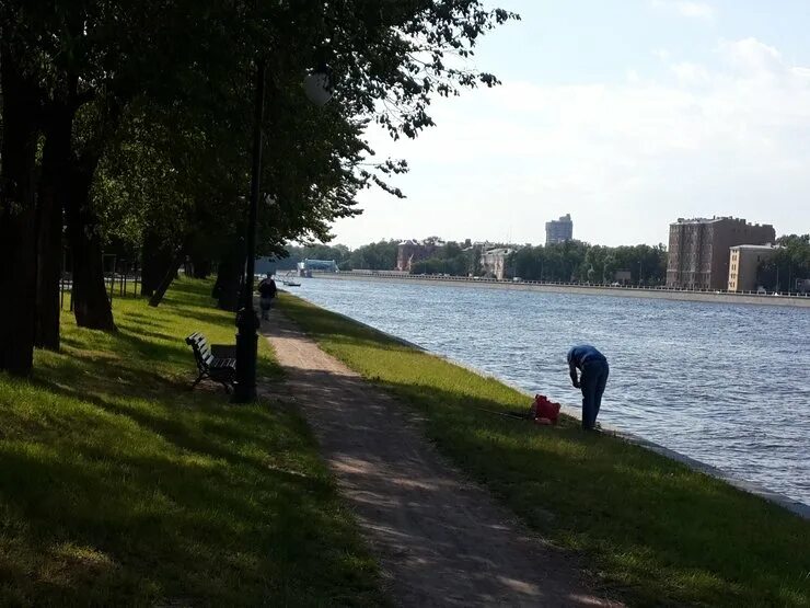 Погода в спб рыбацкое. Набережная Невы в Рыбацком. Парк в Рыбацком. Набережная в Рыбацком СПБ. Пляж Рыбацкое Питер.