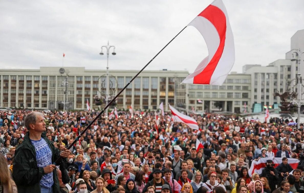 Митинги в белоруссии. Протесты в Беларуси 2020. Белорусский митинг 2020. Митинг в Минске 2020. Протесты БЧБ В Беларуси.