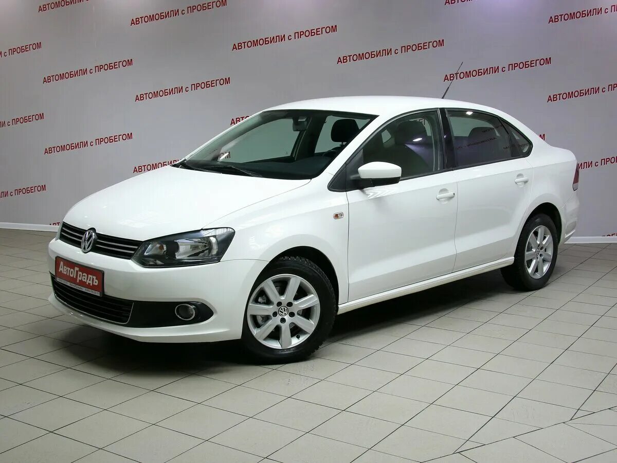 Купить фольксваген автомат с пробегом. Volkswagen Polo 2012 белый. Фольксваген Polo 2012. Фольксваген поло седан белая 2012. Volkswagen Polo sedan 2012.