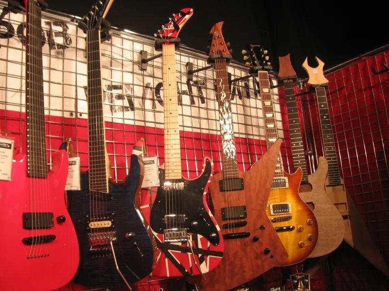 шамрай магазин музыкальных инструментов. шамрай магазин музыкальных. музыкальные магазины в питере. магазин электрогитар. музыкальный магазин музторг.