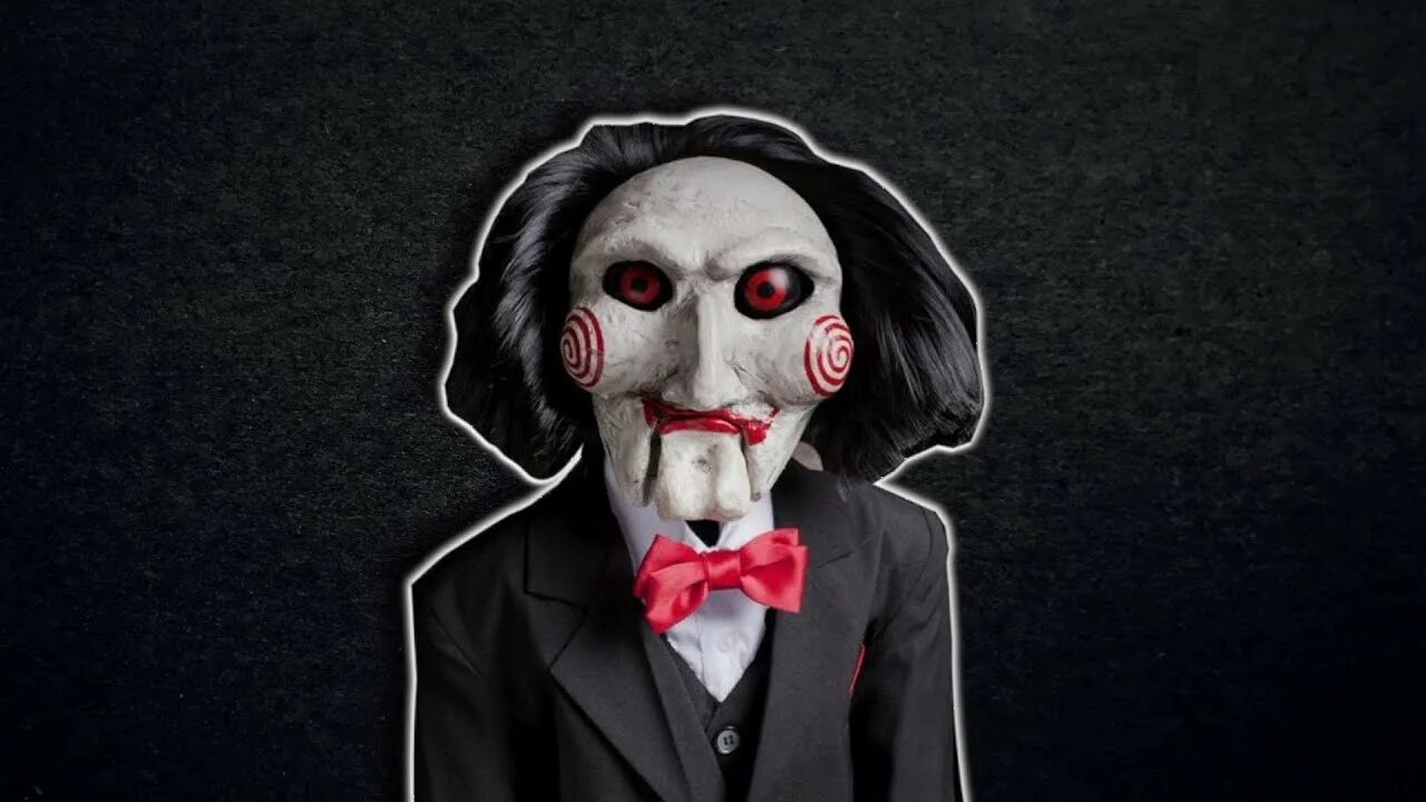 Маска куклы билли из фильма пила. Кукла билли чревовещатель пила. Saw doll. Кукла билли чревовещатель пила. Кукла билли из фильма пила.