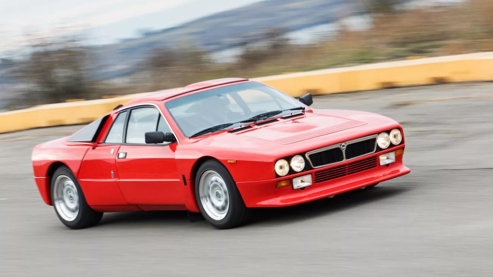 Лянча против феррари. Lancia Rally 037 Stradale. Lancia Rally 037 Stradale 1982. Lancia 037. Лянча 037 страдале.