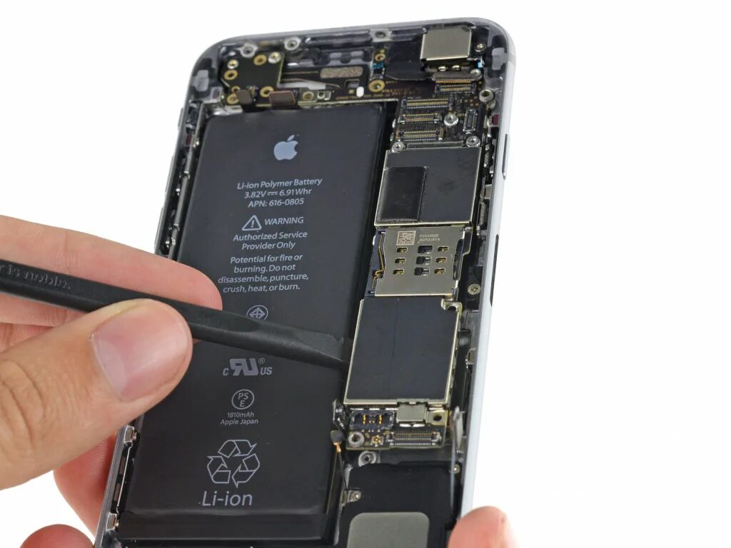Греется ли айфон 15. Iphone 6 gps микросхема. айфон 6 встроенная память. плата айфон 6. плата айфон 6 в корпусе.