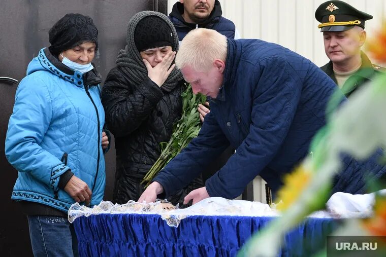 Похороны военнослужащего. Прощание с солдатом.