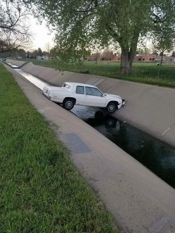 Пацаны спиздившие аккум. Пацан украл машину родителей в россии 11 мкр. Источники про автомобили. Забавное происшествие 6. Колесо влетело в двери.