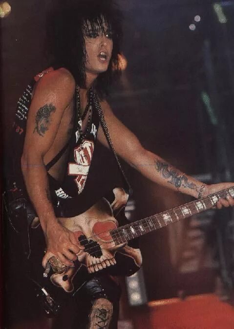 Dio sixx. Nikki Sixx 1990. Nikki Sixx Motley Crue. Nikki Sixx 1985. Nikki Sixx 2022.