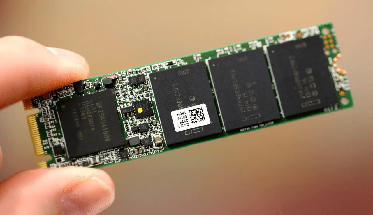 Чип памяти ssd. Intel SSD m2. Память m2 SSD. SSD m2 Micron. SSD m2 2tb.