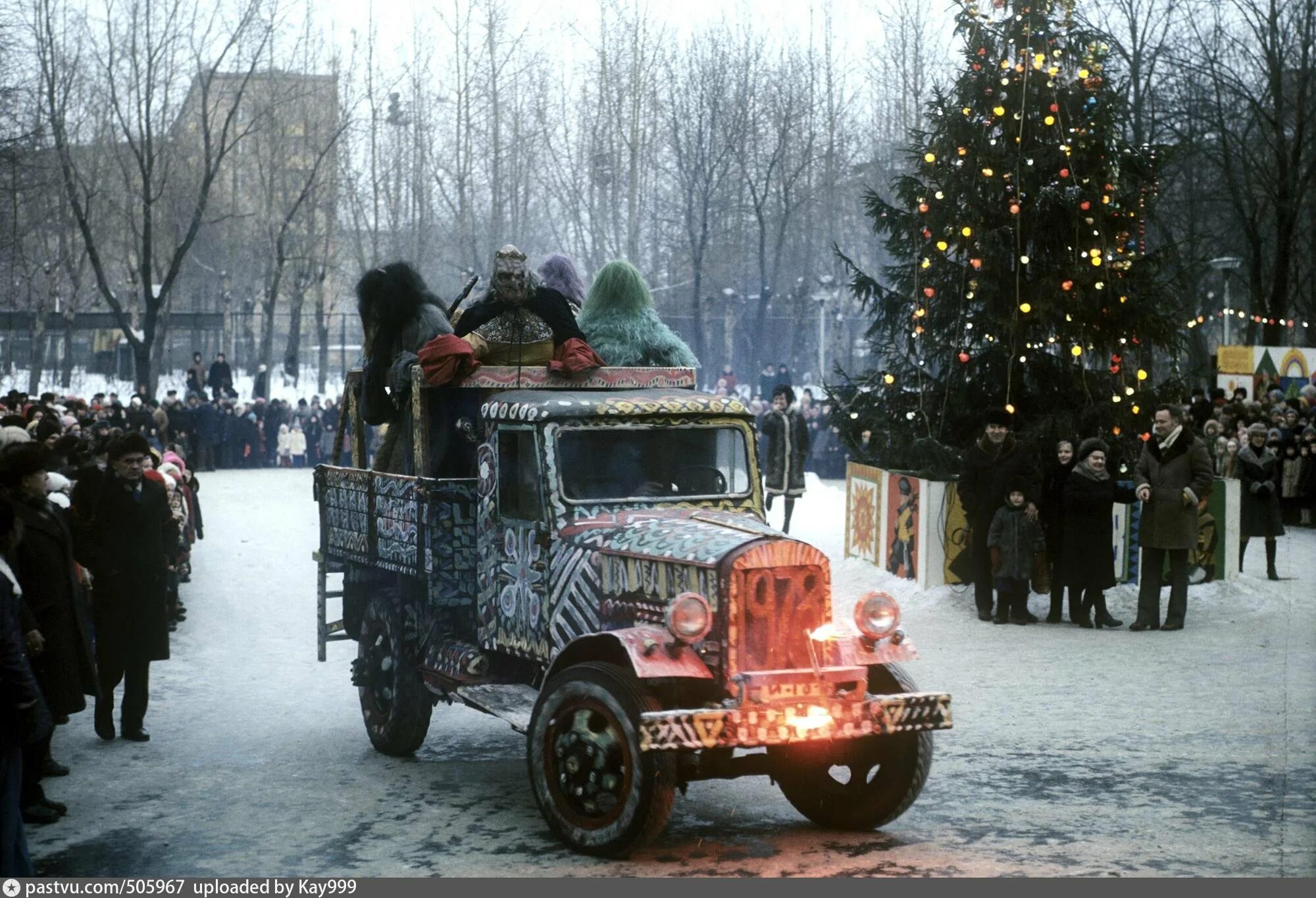Новый год 1987. Новогодние гуляния в ссср. новый год москва ссср. новый год в 80-е годы. новогодняя москва ссср.