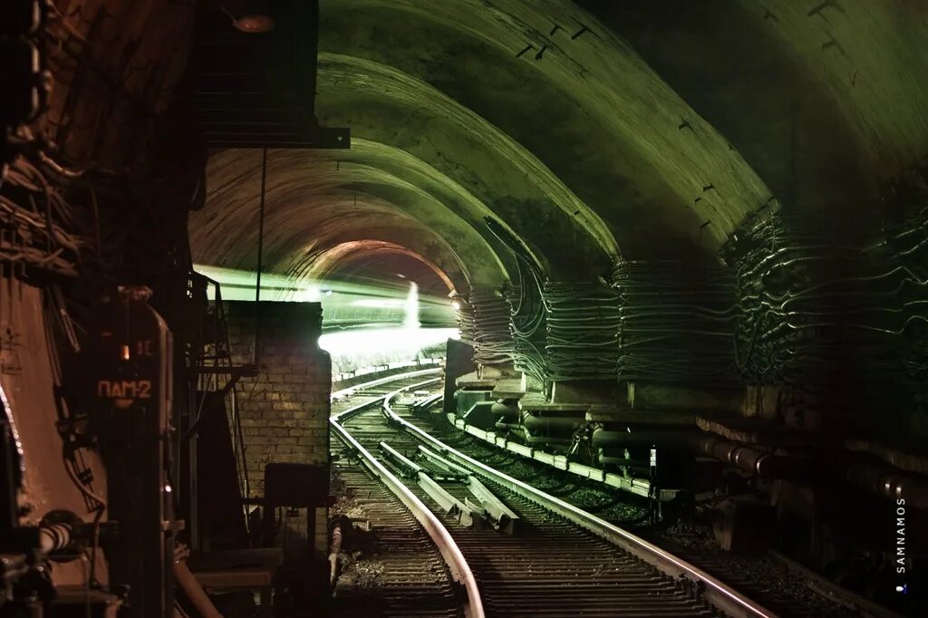 Первая очередь метрополитена. Страшные станции метро Москвы. Самая страшная станция метро в Москве. Самая жуткая станция метро в Москве.