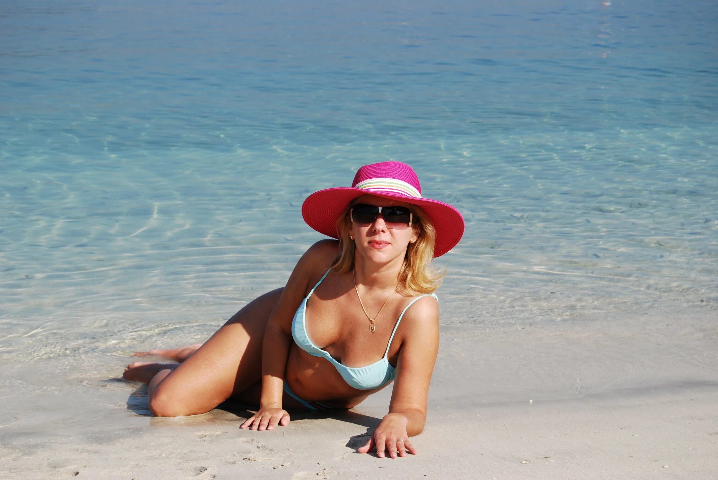 Ольга скобеева в купальнике бикини. Пляж дамы фото. Ечювене марина александровна. Анна дюкова фото в купальнике бикини. Полные девушки на пляже.