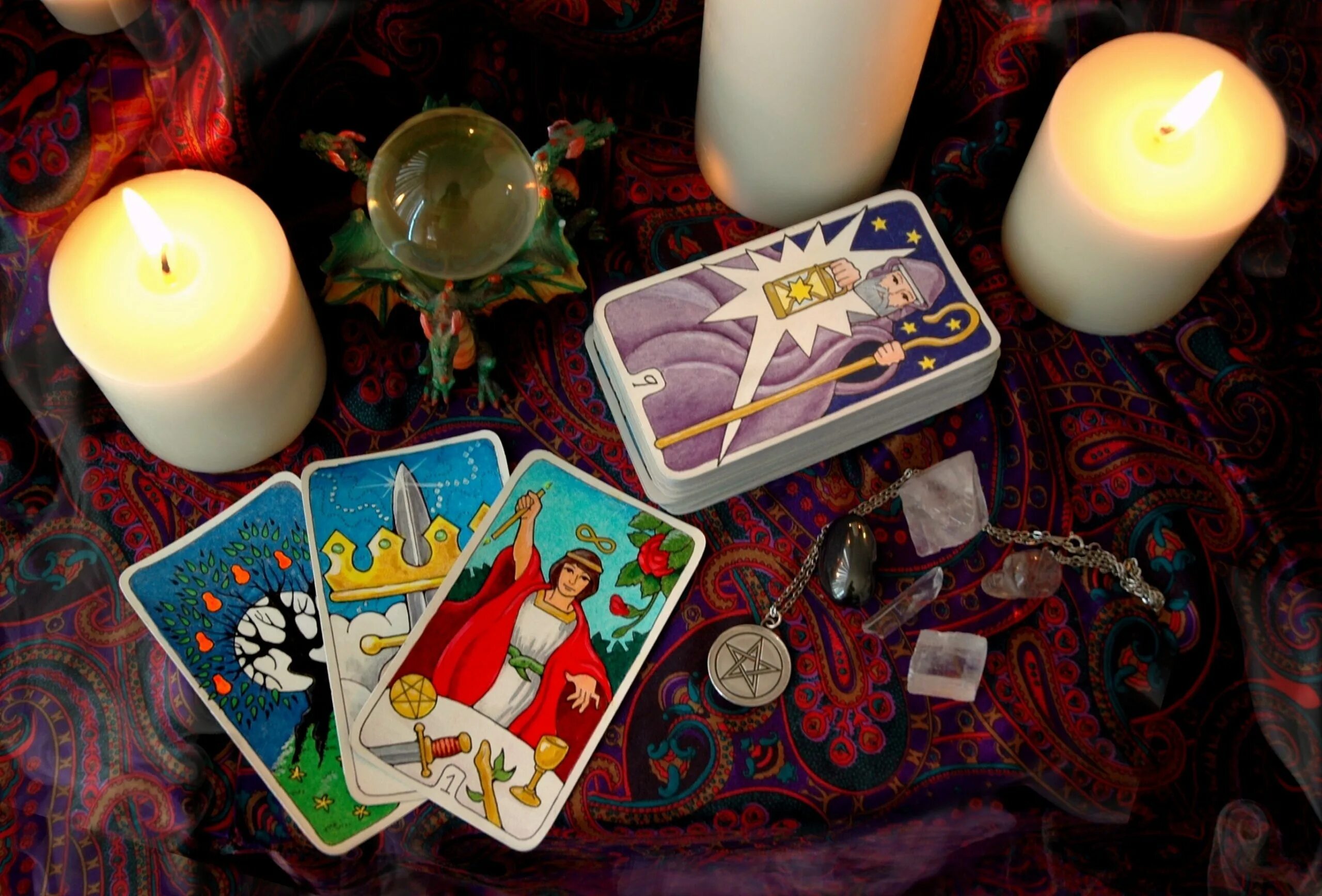 Гадание на загаданное. Колода Таро ясновидящих. Таро гадальные. Карта Таро magia. Карты гадальные Таро.