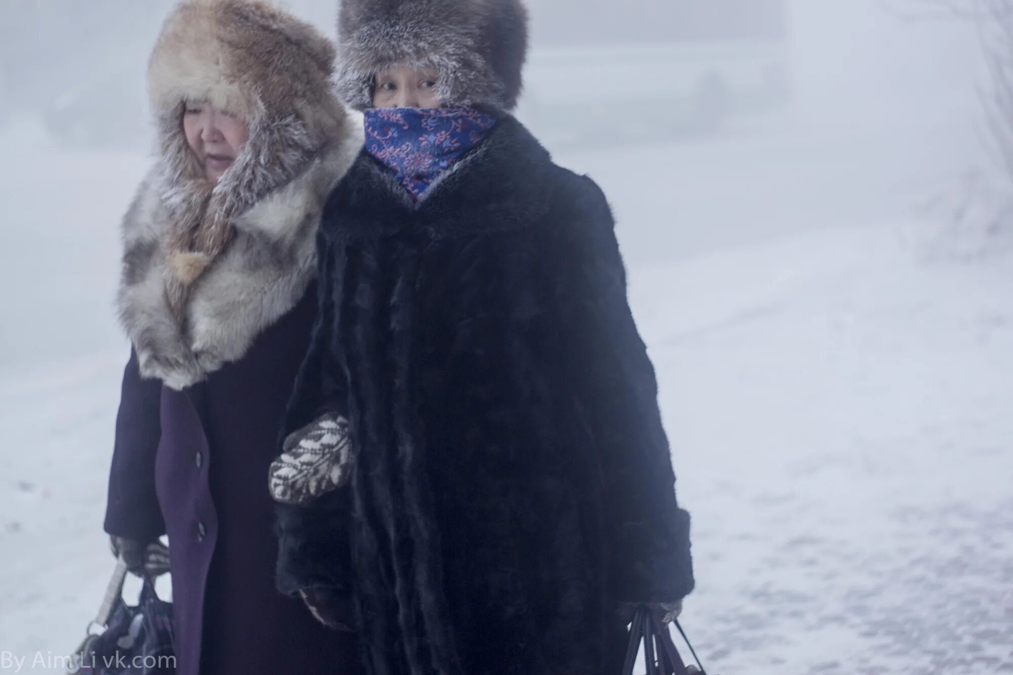 Там сейчас прохладно. Самый холодный день. Самые холодные регионы России зимой. Самая холодная зима в истории.