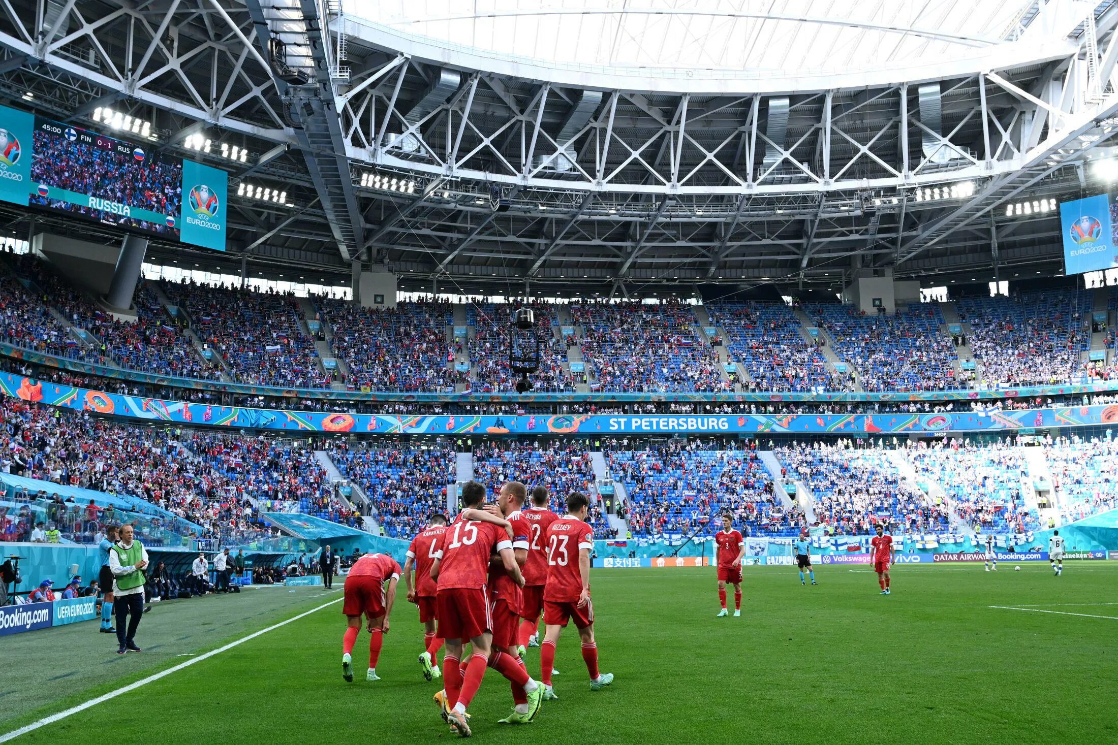 Сборные чемпионата европы. Евро 2020 Санкт-Петербург. Евро 2018 по футболу Россия. Чемпионат мира по футболу 2018 Санкт-Петербург. Трибуны чемпионата России по футболу.