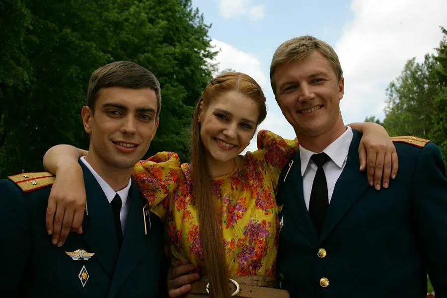 Глафира тарханова лучший друг семьи. Друг семьи сериал 2022. Лучший друг семьи фильм 2011. Семья и друзья. Сергей мухин лучший друг семьи.