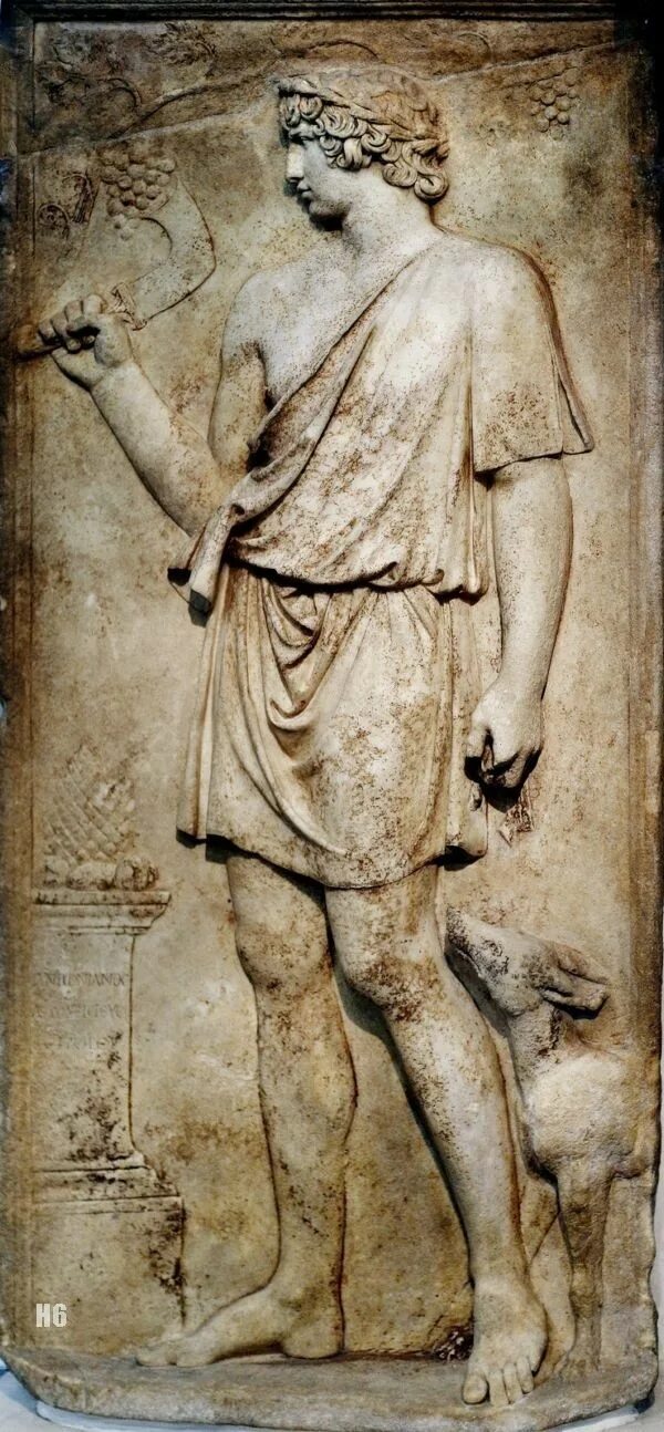 Древний рим боги. Антиной Дионис. Бог Антиной. Антиной скульптура Рим. Скульптура Осирис Антиной.