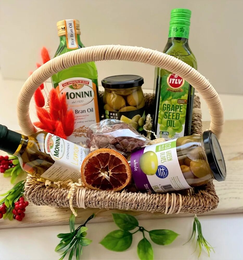 набор оливия оливковым маслом. набор из оливковых масел. оливия магазин оливкового масла наборы. оливковый набор подарочный. подарочные наборы с оливковым маслом.