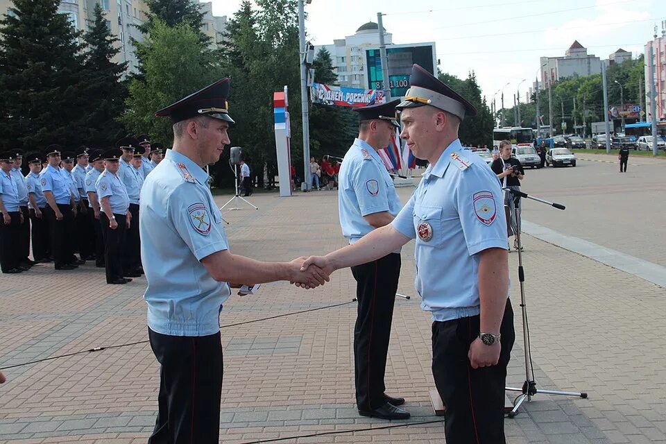 Площадь Партизан Брянск полиция. Полиция Брянск.