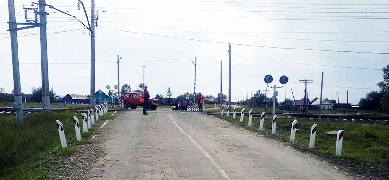 Шлагбаум на переезде ручной. Путепровод иркутск. Видеофиксация происшествий в чунском районе на 2 недели. Иркутская область переезд. Иркутская область переезд.